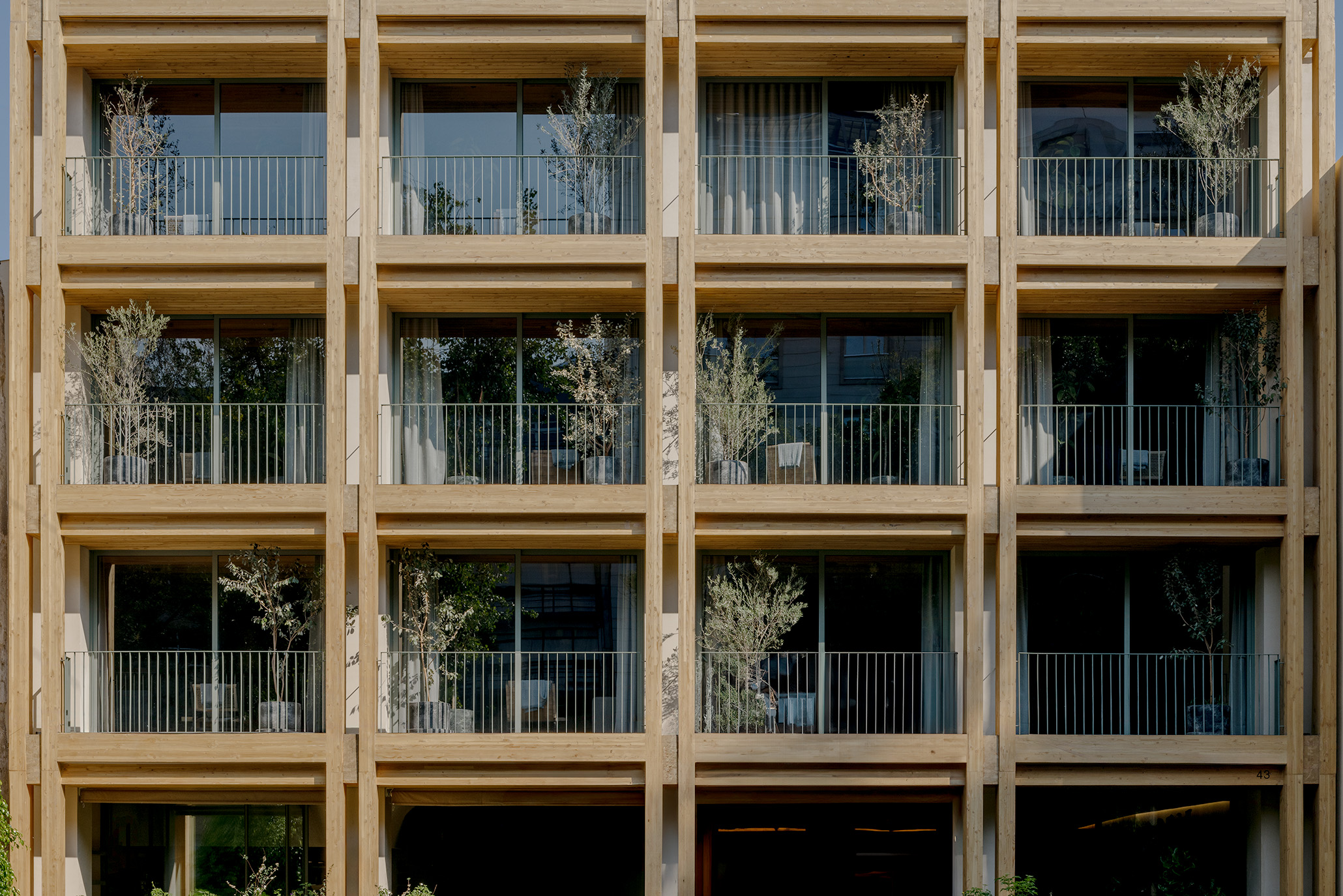 Proyecto inmobiliario ONTO Álvaro Obregón con arquitectura contemporánea y líneas limpias, desarrollado para inversión residencial en CDMX.